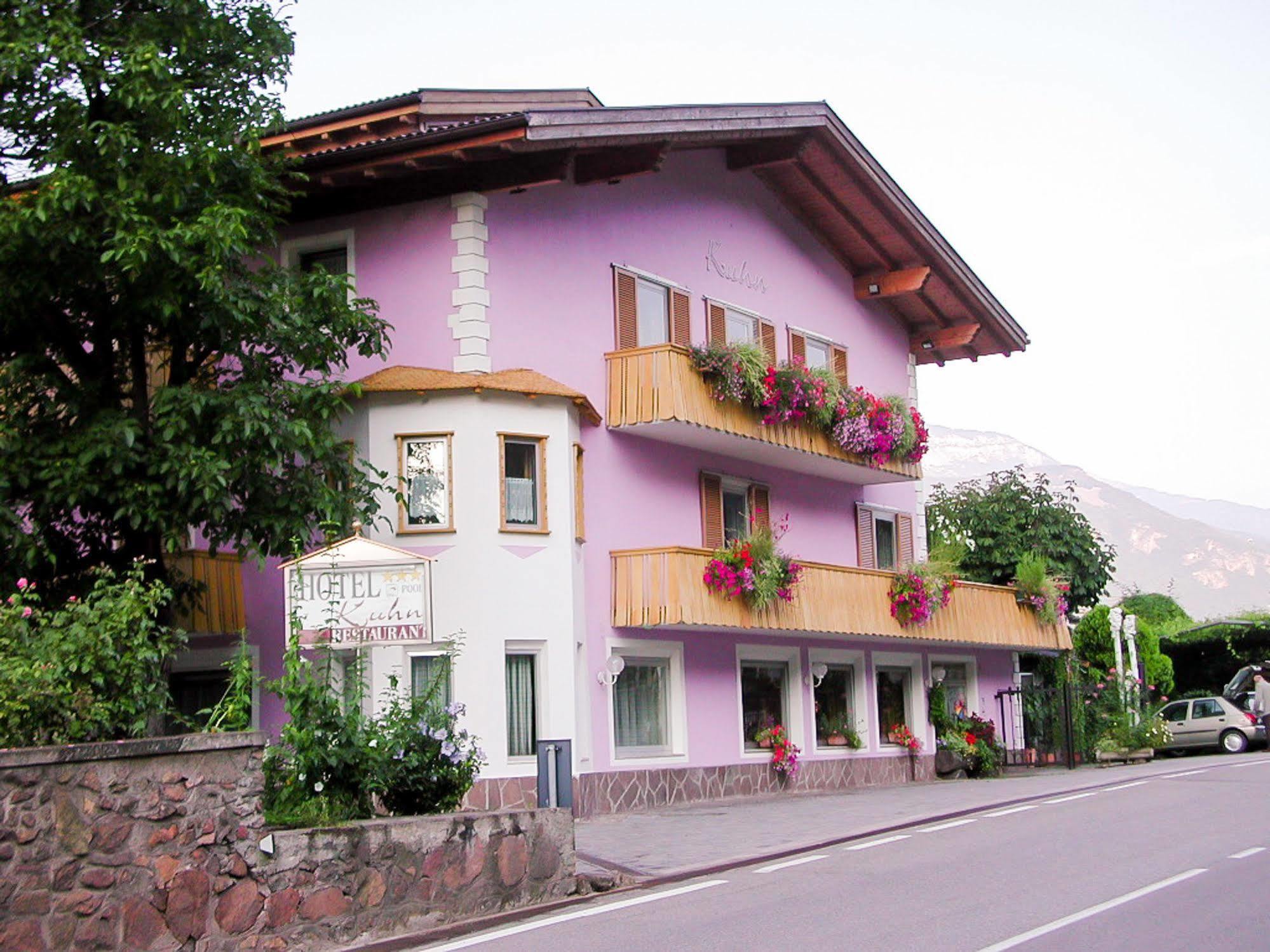 Hotel Kuhn Terlano Esterno foto