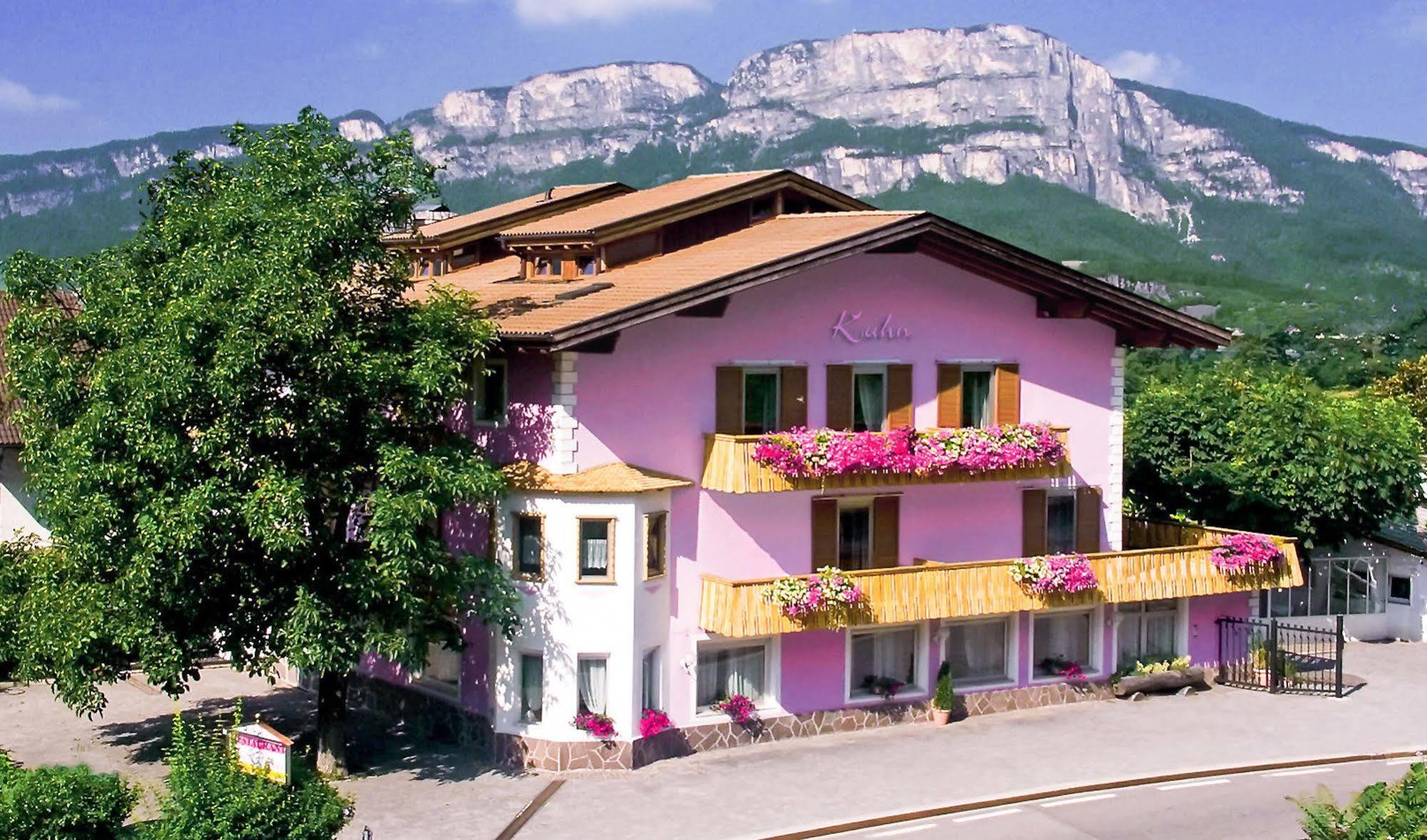 Hotel Kuhn Terlano Esterno foto