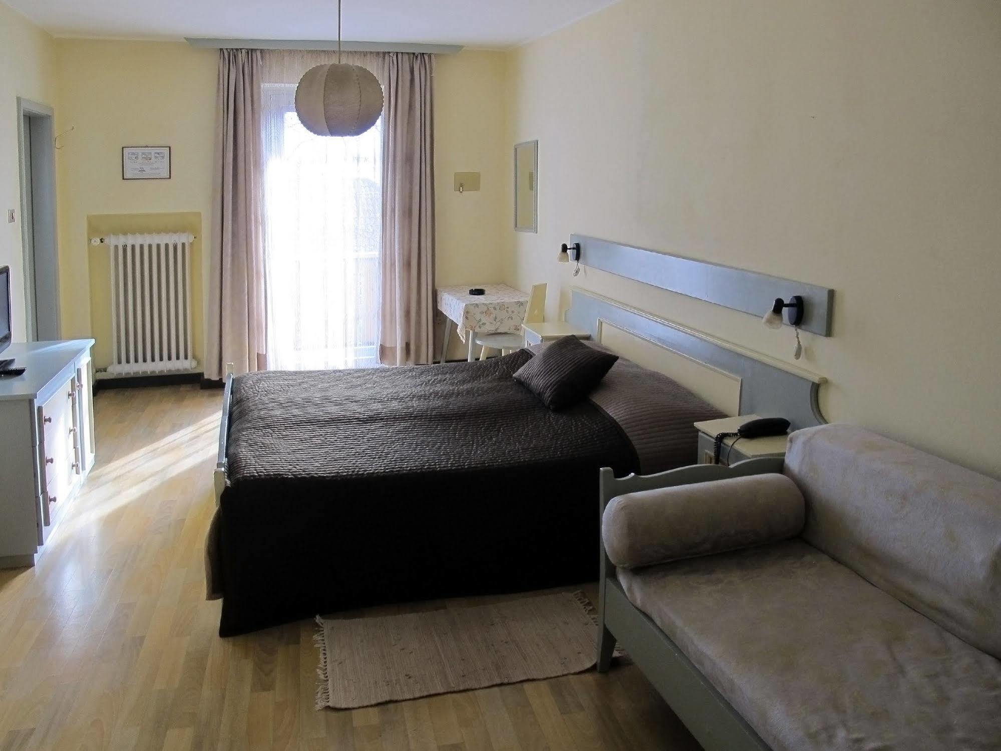 Hotel Kuhn Terlano Esterno foto