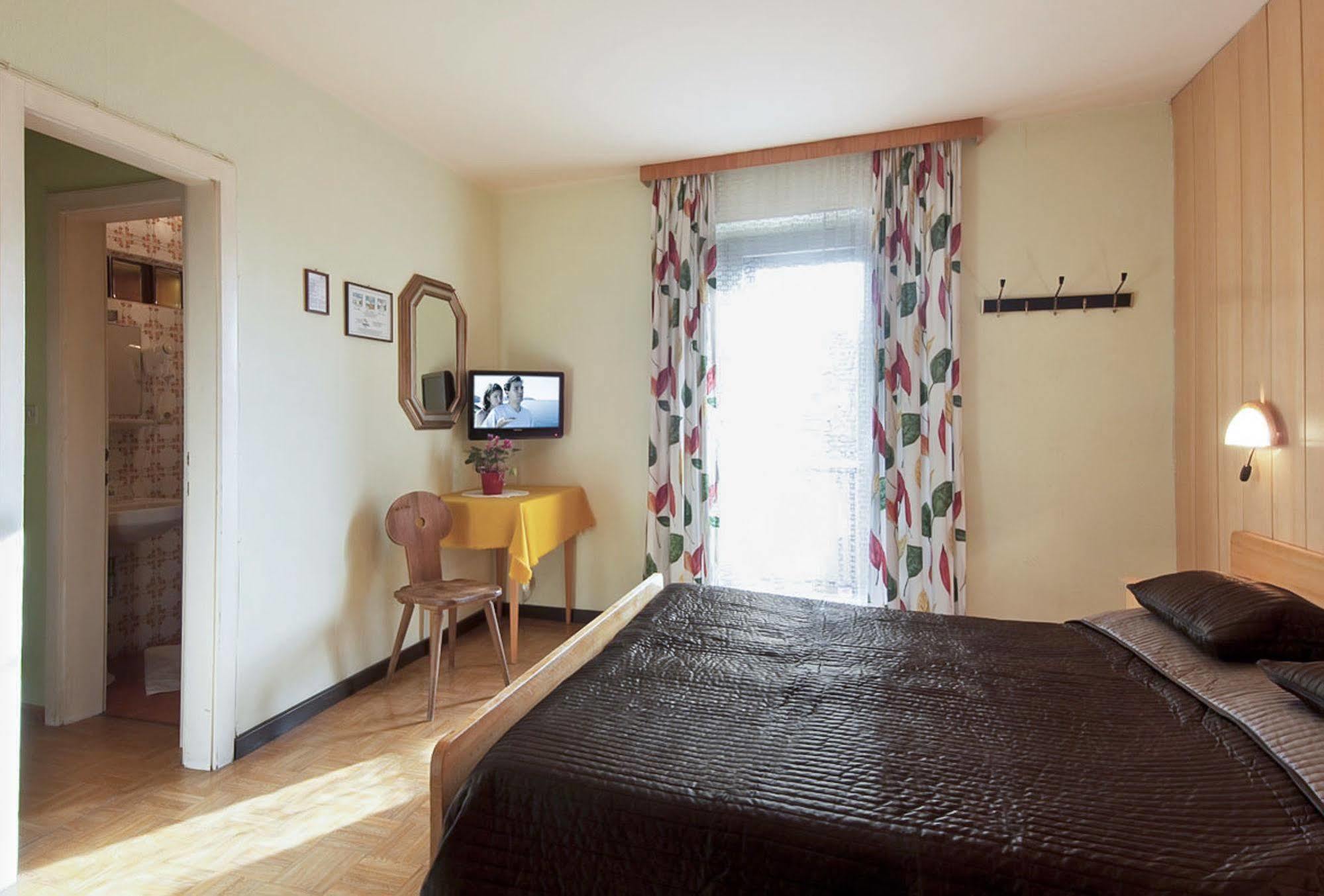 Hotel Kuhn Terlano Esterno foto