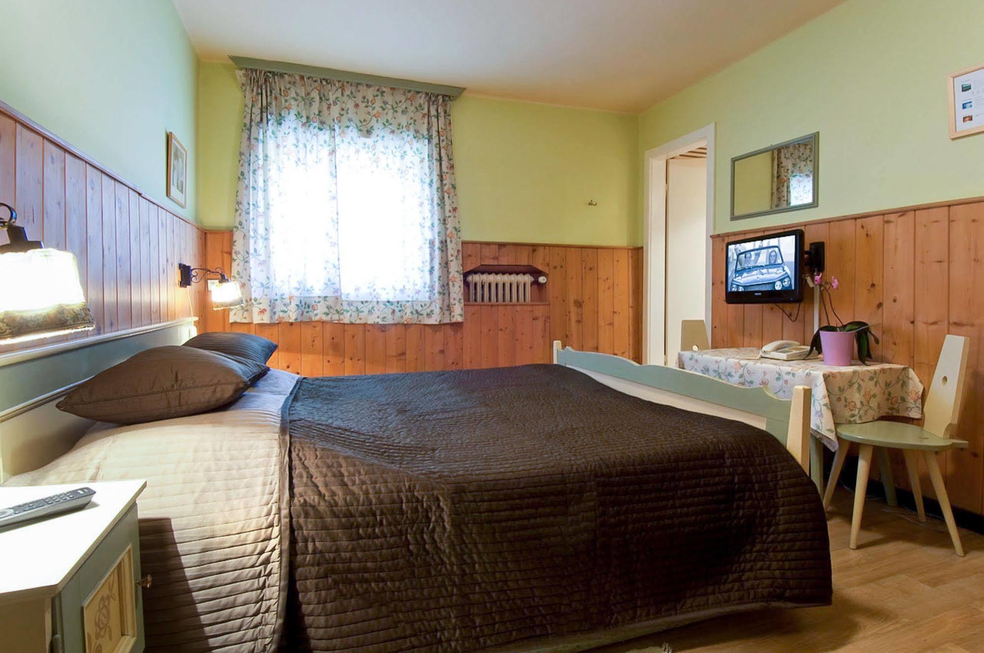 Hotel Kuhn Terlano Esterno foto
